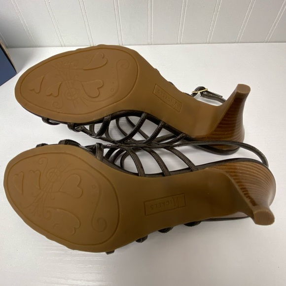 Nickels Strappy Bronze Valdez Heels - New - Size 7.5M - Picture 9 of 9